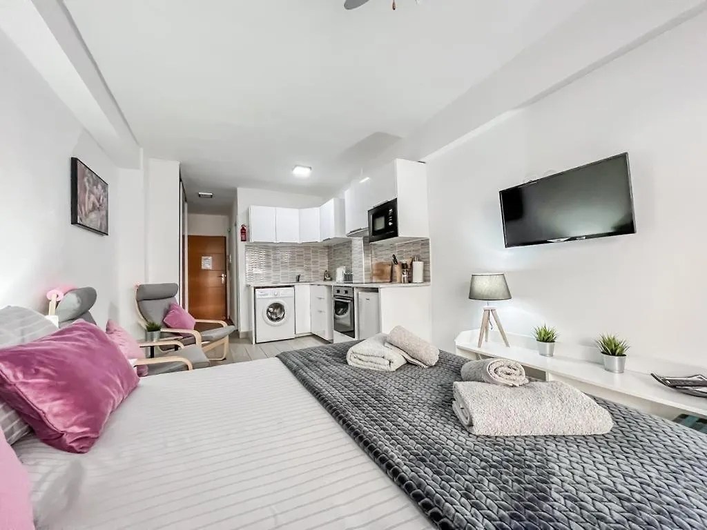 Reformed Studio Apartment In Central Nerja 3K 0*,